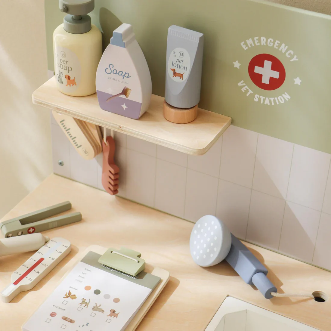 Little Dutch Wooden Veterinary Practice - Image 4