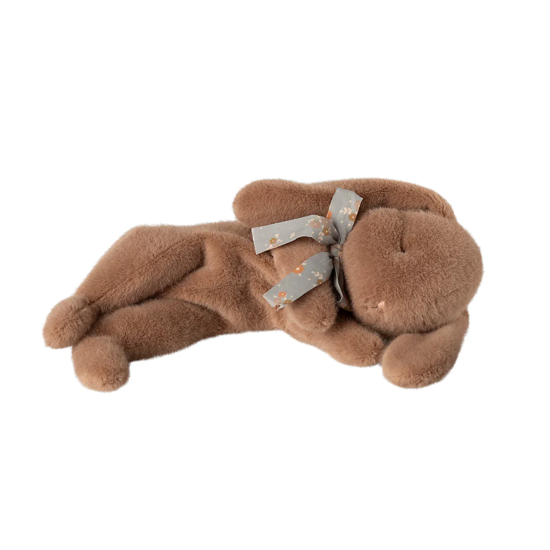 Maileg Sleeping bunny plush, Small - Soft brown