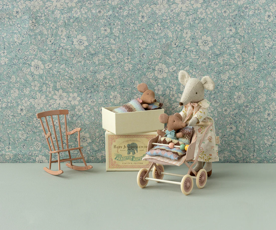 Maileg Rocking chair, Mouse - Dark powder - Image 3